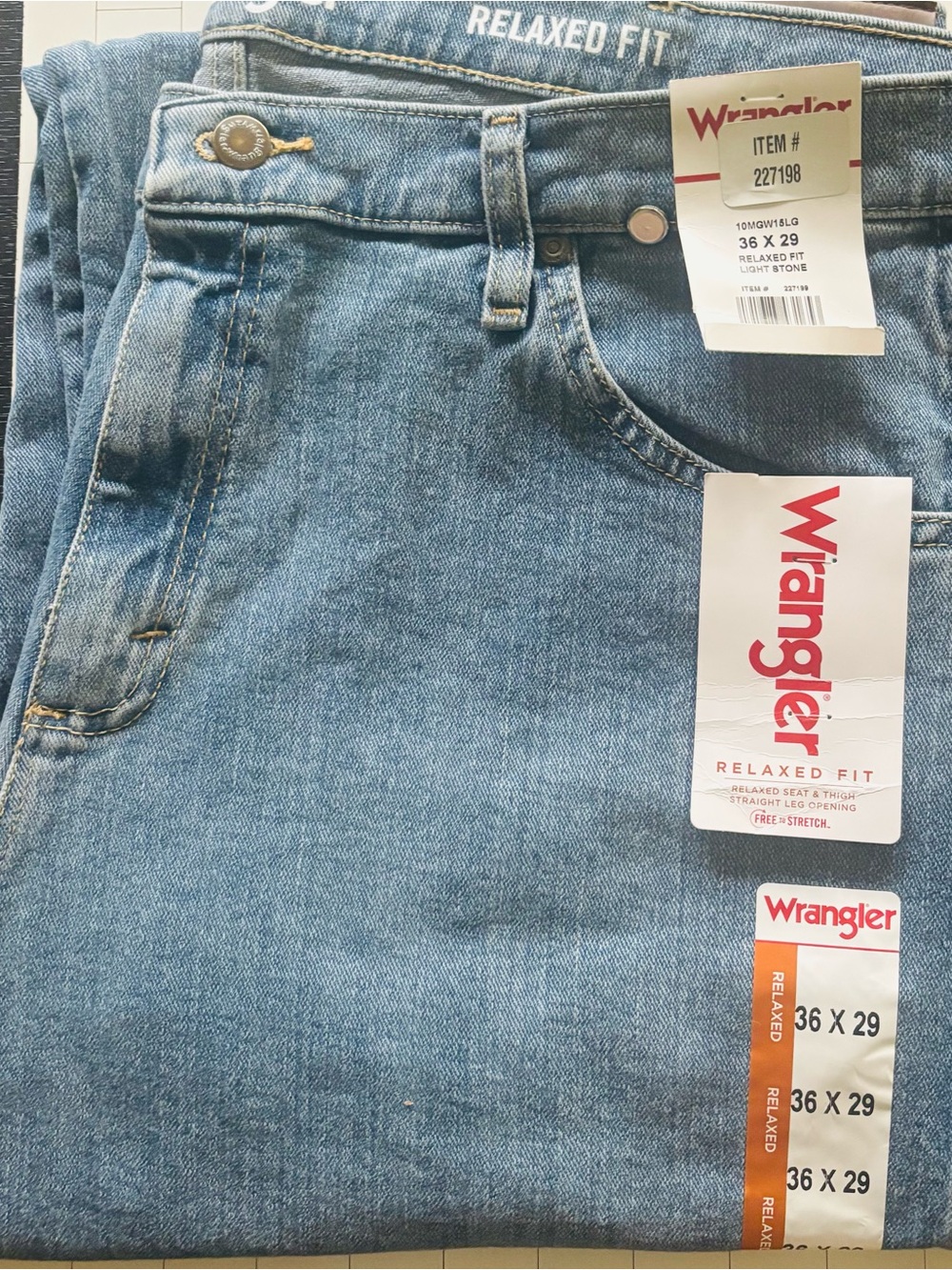 Wrangler Men's Relaxed Fit Light Blue Denim Jeans
